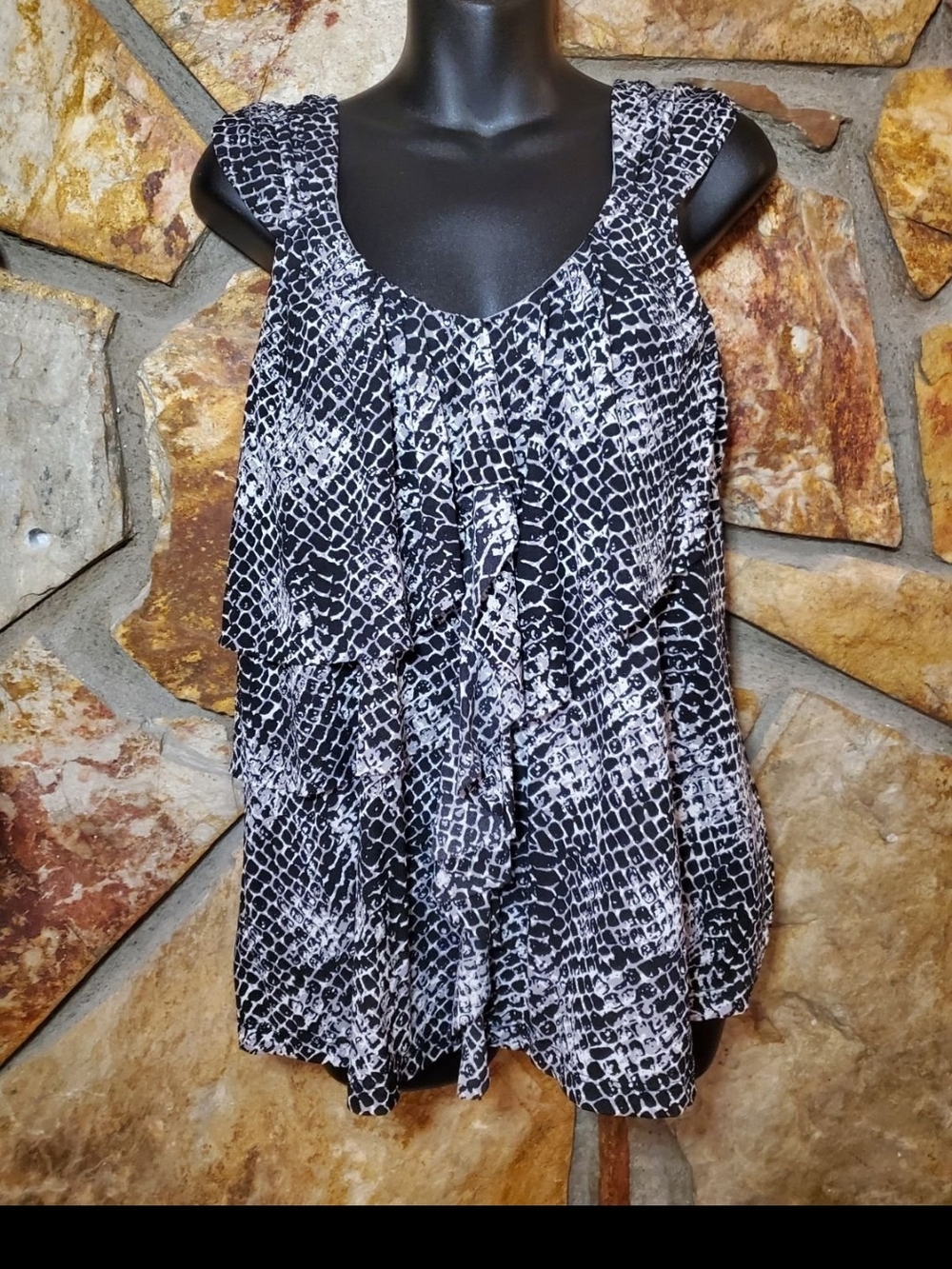 Worthington Black & White Printed Sleeveless Camisole